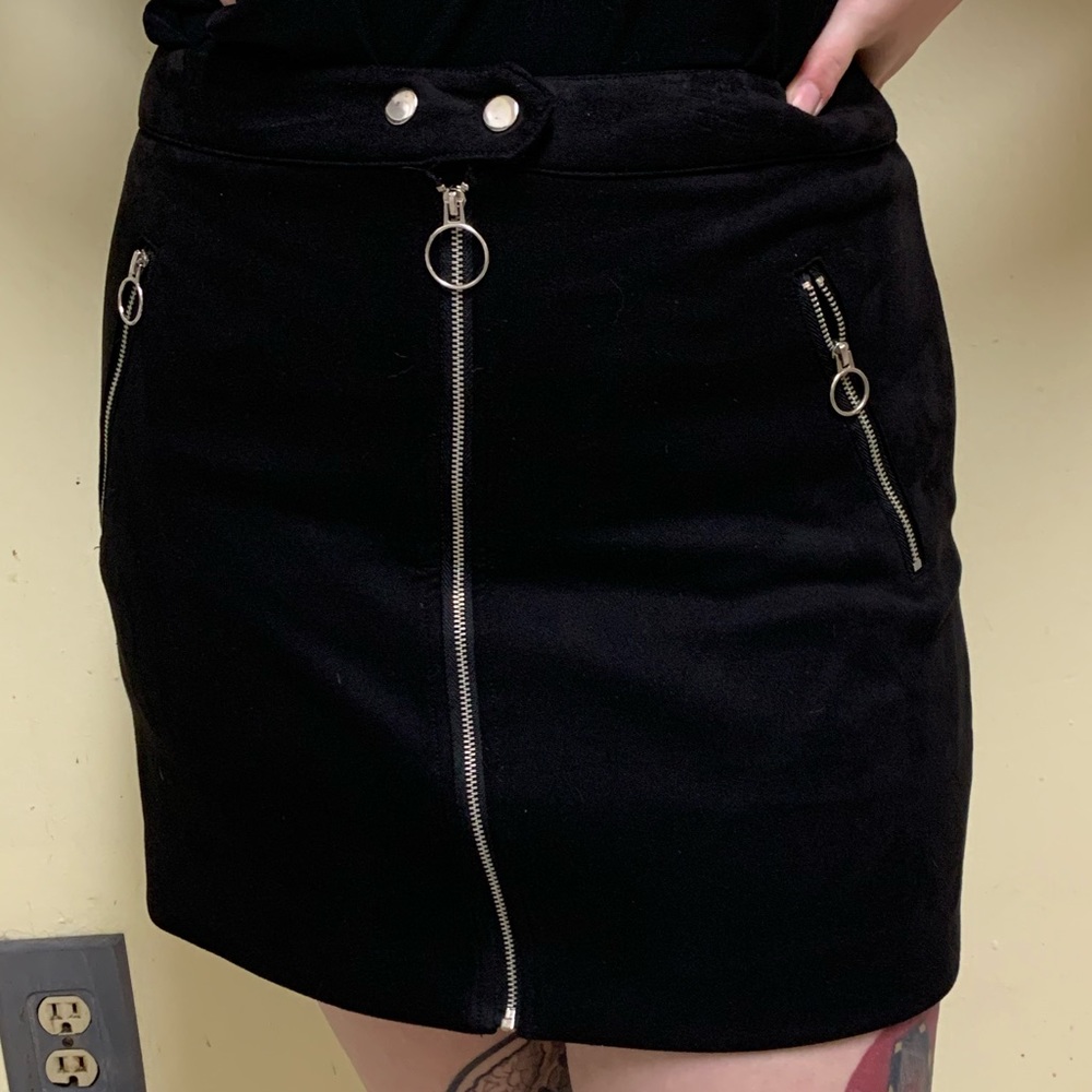 Black Suede O Ring Skirt | Size Large